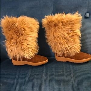 Oscar Sport Apres Ski faux fur suede leather boots.  BNWT.